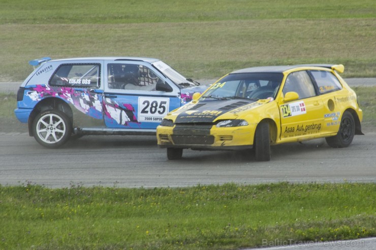 Ar spraigām cīņām sporta kompleksā 333 skatītājus priecē NEZ rallijkrosa čempionāts 155912