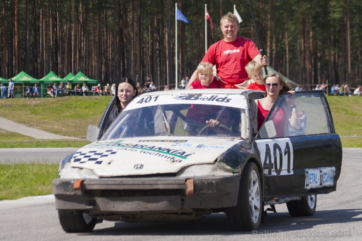 Ar spraigām cīņām sporta kompleksā 333 skatītājus priecē NEZ rallijkrosa čempionāts 155933