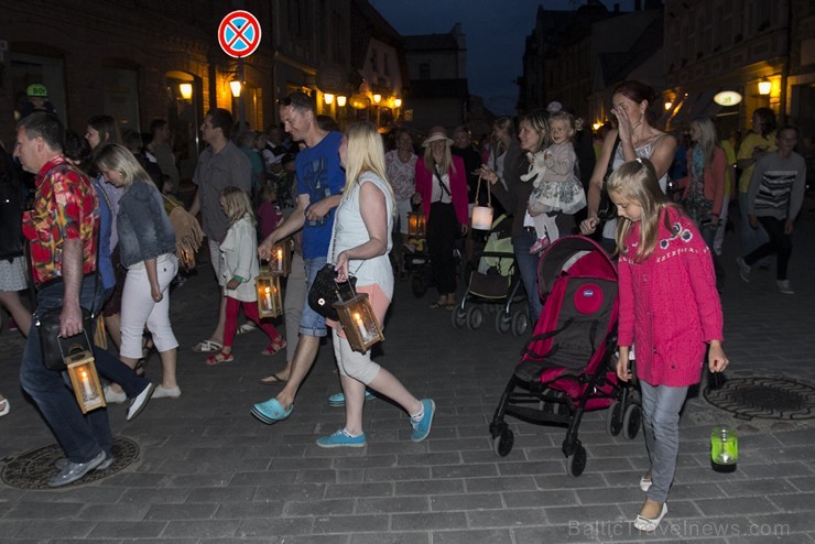 Cēsu svētkos atjaunota gājiena tradīcija 156329