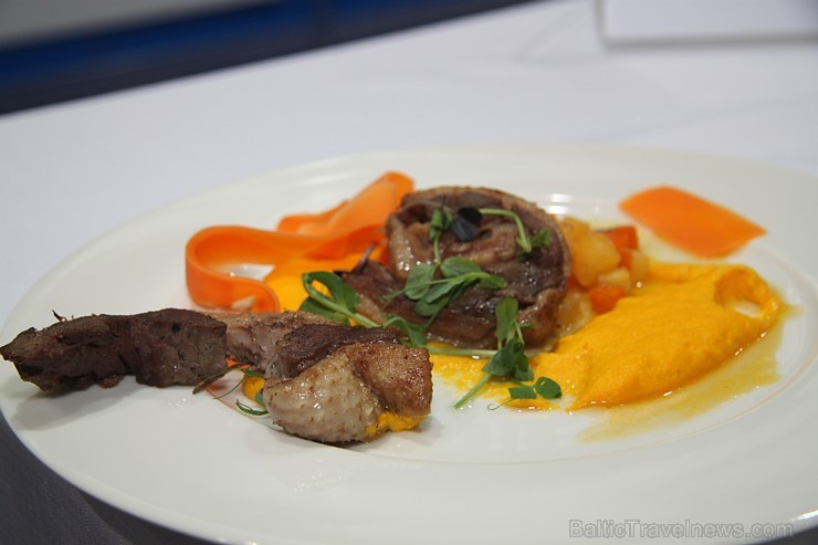 Starptautiskā šefpavāru žūrija 3.09.2015 izstādē Riga Food 2015 atzinīgi vērtē «Latvijas pavārzellis 2015» sagatavotos ēdienus Starptautiskā šefpavāru žūrija 3.09.2015 izstādē Riga Food 2015 atzinīgi vērtē «Latvijas pavārzellis 2015» sagatavotos ēdienus 159820