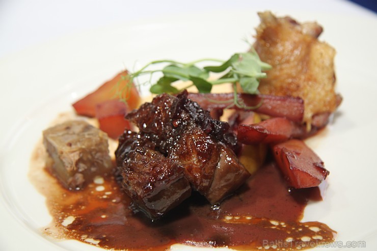Starptautiskā šefpavāru žūrija 3.09.2015 izstādē Riga Food 2015 atzinīgi vērtē «Latvijas pavārzellis 2015» sagatavotos ēdienus Starptautiskā šefpavāru žūrija 3.09.2015 izstādē Riga Food 2015 atzinīgi vērtē «Latvijas pavārzellis 2015» sagatavotos ēdienus 159824
