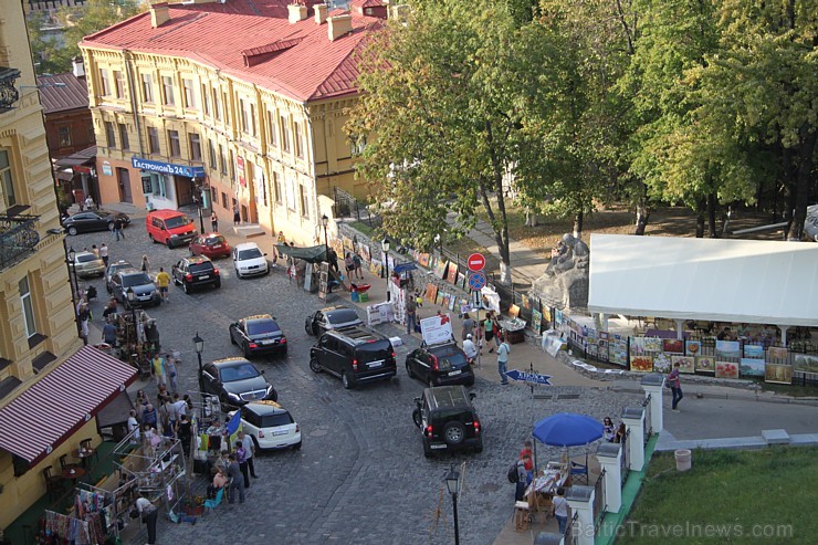 No Svētā Andreja katedrāles (1748—1767) paveras tāls un plašs skatiens uz Kijevu.  Vairāk informācijas - www.kyivcity.travel 162637