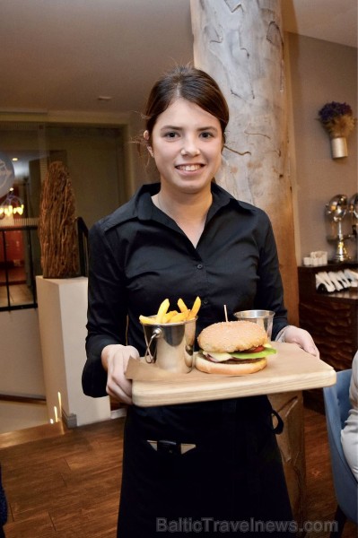 Restorāns «Melnā Bite»  svin gada sadarbību ar «Restau-Rateur» 163898
