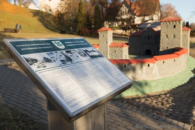 Attēli, plāni – pilnīga informācija par pils sākotnējo izskatu vēstures materiālos nav atrodama. Maketu veidoja, veicot drupu mērījumus un izmantojot Attēli, plāni – pilnīga informācija par pils sākotnējo izskatu vēstures materiālos nav atrodama. Maketu veidoja, veicot drupu mērījumus un izmantojot 163950