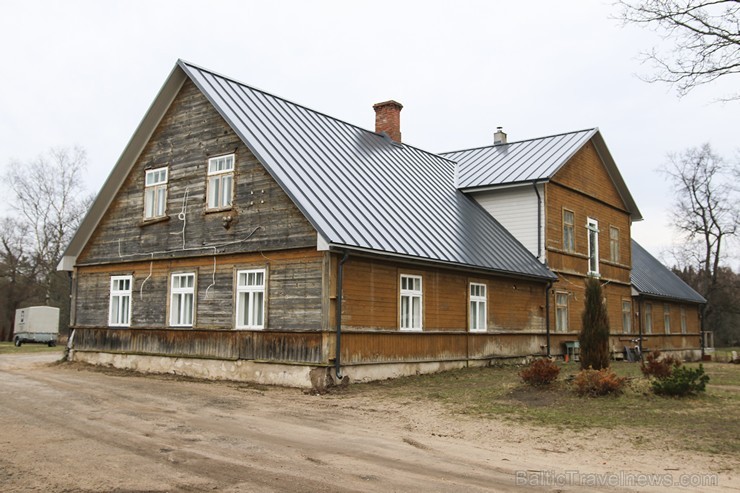 Kādreizējā Duntes skolas ēkā sākušies renovācijas darbi, lai tajā ierīkotu nelielu viesnīcu 169872