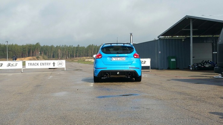 Travelnews.lv redakcija 19.04.2016 auto sporta trasē 333 cenšas savaldīt Ford Focus RS ar 350 zirgspēkiem 172468