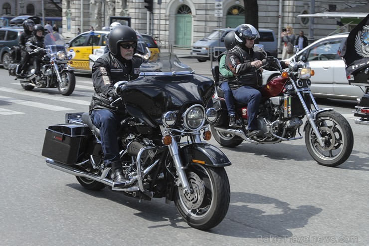 Šodien Rīga pulcējušies Latvijas un ārvalstu motobraucēji, lai kopīgi atklātu ikgadējo motosezonu Šodien Rīga pulcējušies Latvijas un ārvalstu motobraucēji, lai kopīgi atklātu ikgadējo motosezonu 173173