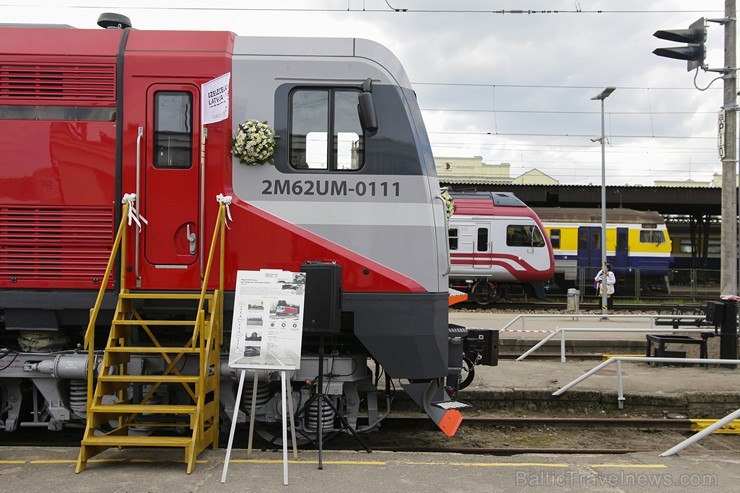 Šodien atklāta Dzelzceļa transportlīdzekļu parāde Rīgā, Centrālajā dzelzceļa stacijā (1.perons 11.ceļš) un tā ir apskatāma līdz pat 21:00 Šodien atklāta Dzelzceļa transportlīdzekļu parāde Rīgā, Centrālajā dzelzceļa stacijā (1.perons 11.ceļš) un tā ir apskatāma līdz pat 21:00 175088