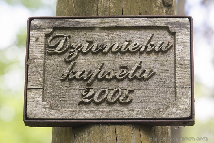 Travelnews.lv ielūkojas dzīvnieku kapsētā Cēsīs 175435