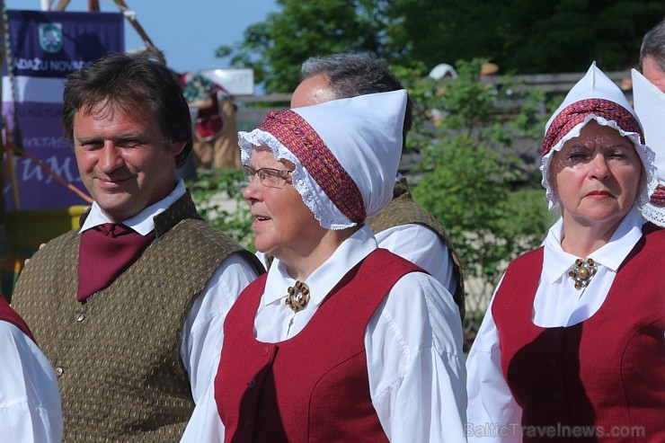 Siguldas pilsētas svētkos ikviens varēja piedalīties notikumos, kas jau izveidojušies par tradīciju, piemēram, svētku gājienā, kā arī guva pārsteigumu Siguldas pilsētas svētkos ikviens varēja piedalīties notikumos, kas jau izveidojušies par tradīciju, piemēram, svētku gājienā, kā arī guva pārsteigumu 175782