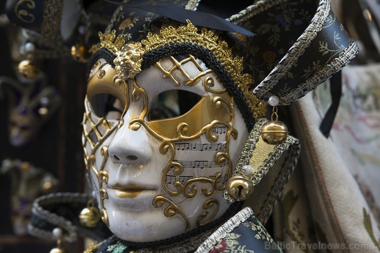 Travelnews.lv redakcija sadarbībā ar tūroperatoru Novatours dodas ekskursijā uz Venēciju, kuras laikā apskata tradicionālās maskas Travelnews.lv redakcija sadarbībā ar tūroperatoru Novatours dodas ekskursijā uz Venēciju, kuras laikā apskata tradicionālās maskas 176829