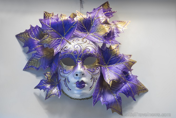 Travelnews.lv redakcija sadarbībā ar tūroperatoru Novatours dodas ekskursijā uz Venēciju, kuras laikā apskata tradicionālās maskas Travelnews.lv redakcija sadarbībā ar tūroperatoru Novatours dodas ekskursijā uz Venēciju, kuras laikā apskata tradicionālās maskas 176837