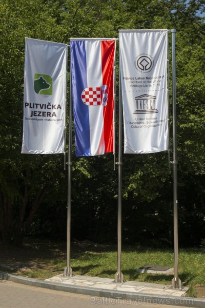 Plitvices ezeri ir pirmais un lielākais Horvātijas nacionālais parks, kas tika izveidots 1949. gadā. Kopš 1979. gada Plitvices ezeru nacionālais parks Plitvices ezeri ir pirmais un lielākais Horvātijas nacionālais parks, kas tika izveidots 1949. gadā. Kopš 1979. gada Plitvices ezeru nacionālais parks 176852