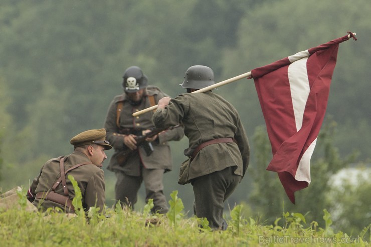 Cēsu kaujas godina ar to rekonstrukciju 177730