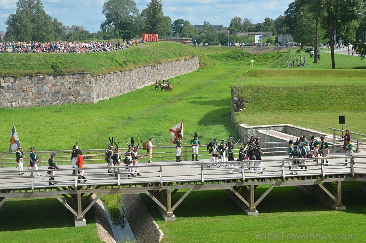 Daugavpils cietoksnī risinājās jau 2. Starptautiskais kara vēstures rekonstrukcijas klubu festivāls Daugavpils cietoksnī risinājās jau 2. Starptautiskais kara vēstures rekonstrukcijas klubu festivāls