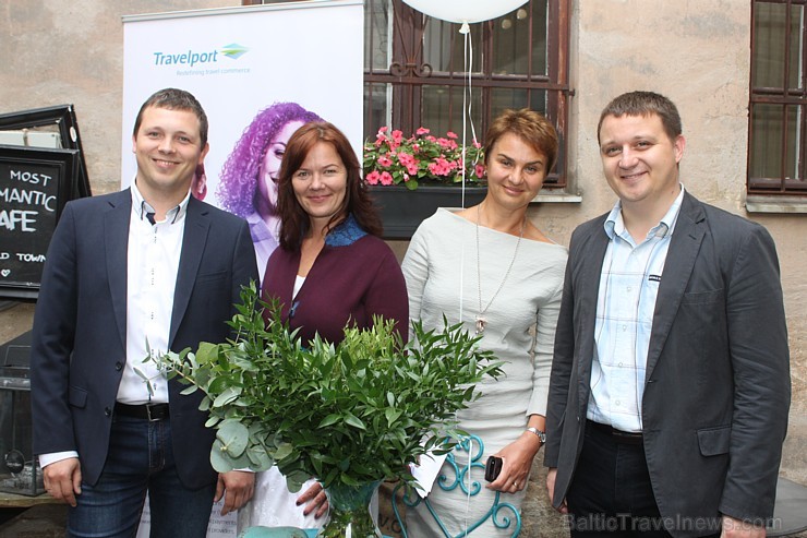 Ceļojumu tehnoloģiju uzņēmums «Travelport» svin 15 gadu jubileju Baltijā. No kreisās puses - Aleksandrs Ļasčenko, Lana Aduka, Irina Florinska un Pāvel Ceļojumu tehnoloģiju uzņēmums «Travelport» svin 15 gadu jubileju Baltijā. No kreisās puses - Aleksandrs Ļasčenko, Lana Aduka, Irina Florinska un Pāvel 180222
