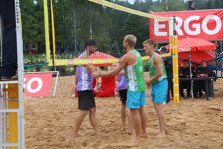 Ar skanīgām dziesmām, lustīgām dejām, prasmīgiem amatniekiem, sportiskām aktivitātēm un svētku salūtu augusta sākumā svinēja svētkus Alūksnē Ar skanīgām dziesmām, lustīgām dejām, prasmīgiem amatniekiem, sportiskām aktivitātēm un svētku salūtu augusta sākumā svinēja svētkus Alūksnē 181522