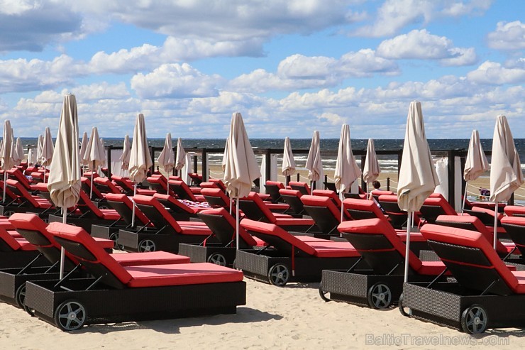 Jūrmalas piecu zvaigžņu viesnīca «Baltic Beach Hotel» aicina baudīt vasaru vairāku līmeņu terasēs 182402