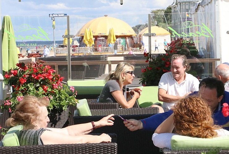 Jūrmalas piecu zvaigžņu viesnīca «Baltic Beach Hotel» aicina baudīt vasaru vairāku līmeņu terasēs 182409
