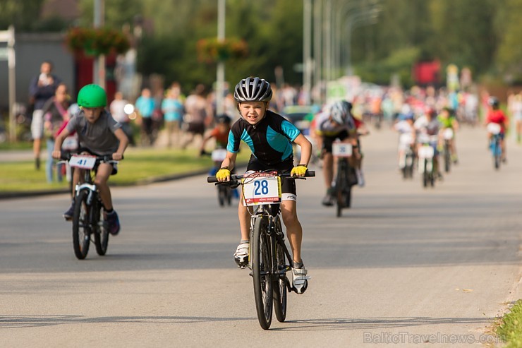 Jau otro gadu pēc kārtas Olainē norisinājās vērienīgie «Latvijas Velo svētki», kuros tika apbalvoti rezultatīvākie un atraktīvākie riteņbraukšanas pro 182441