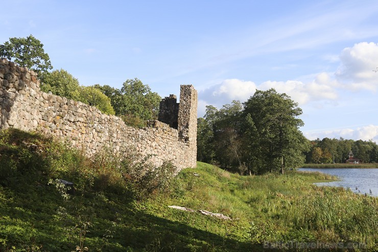 Livonijas ordeņa pilsdrupas Alūksnē ir iecienīta tūrisma un atpūtas vieta 183888