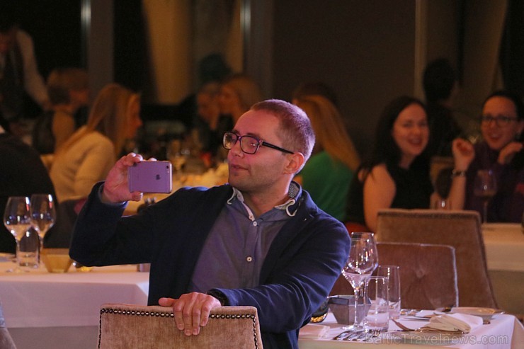 Jūrmalas piecu zvaigžņu viesnīca «Baltic Beach Hotel & Spa» izklaidē viesus ar izpārdošanas pasākumu «Saulainā nakts 2016» 186000