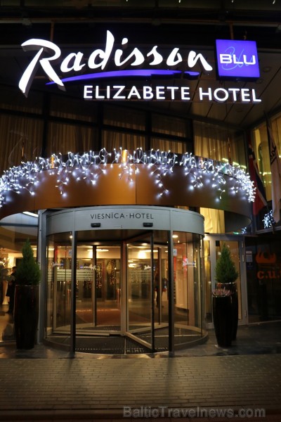 Talantīgā māksliniece Sandra Strēle izstāda gleznu sēriju «Melanholija» viesnīcā «Radisson Blu Hotel Elizabete» 189904