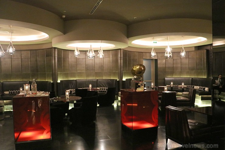 Tūrisma firmas «Baltic Travel Group» vadītājs izbauda «Four Seasons Hotel Moscow» lrestorāna un bāra piedāvājumu 190145