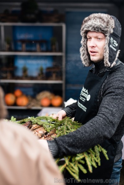 «Ziemas garšu svinēšana» Siguldā pulcē gardēžus no visas Latvijas. Foto autori - Oskars Briedis un Alberts Linarts «Ziemas garšu svinēšana» Siguldā pulcē gardēžus no visas Latvijas. Foto autori - Oskars Briedis un Alberts Linarts 191715