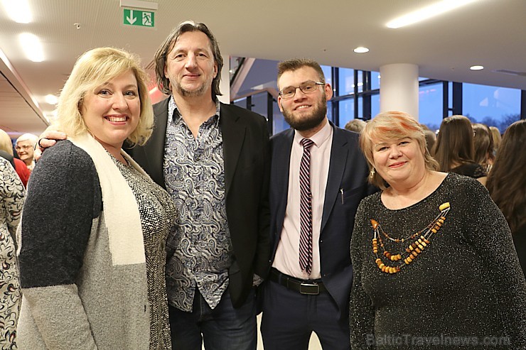 100 labākās Travelnews.lv bildes no latgaliešu kultūras gada balvas «Boņuks 2016», kur 26.02.2017 Rēzeknē pulcējās latgalieši un viesi 100 labākās Travelnews.lv bildes no latgaliešu kultūras gada balvas «Boņuks 2016», kur 26.02.2017 Rēzeknē pulcējās latgalieši un viesi 193294