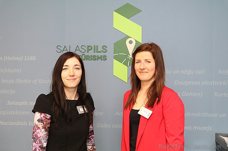 Travelnews.lv redakcija apmeklē Salaspils Tūrisma informācijas centru No kreisās: Baiba Zača, tūrisma organizatore un Laura Jakoviča, tūrisma informāc Travelnews.lv redakcija apmeklē Salaspils Tūrisma informācijas centru No kreisās: Baiba Zača, tūrisma organizatore un Laura Jakoviča, tūrisma informāc 193659
