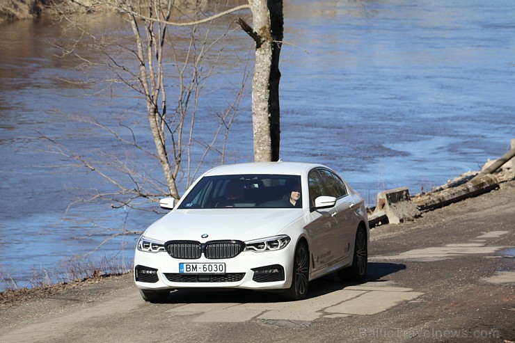 Travelnews.lv redakcija apceļo Vidzemi ar jauno BMW 530d XDrive 194149