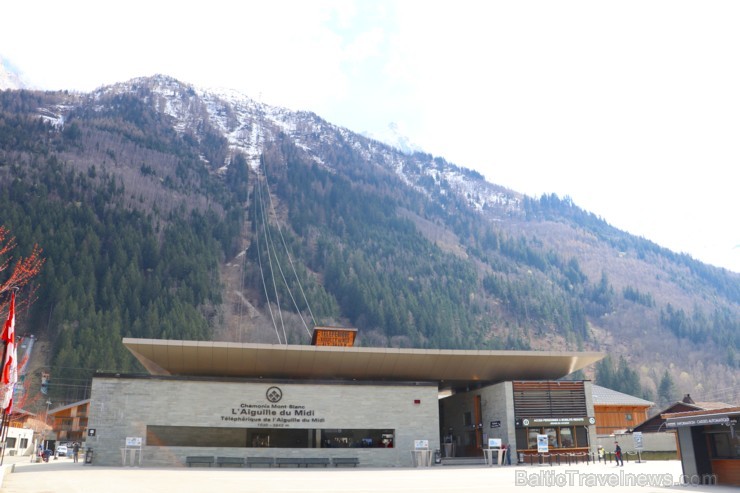 Travelnews.lv redakcija apmeklē 3 842 metru augsto Alpu virsotni «Aiguille du Midi». Atbalsta: Club Med 194596