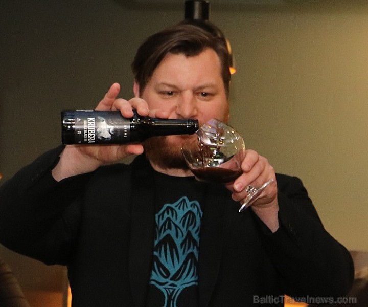 Alus restorāns «Easy Beer» Vecrīgā rīko garšu vakaru amerikāņu stilā «Alus - burbons - ēdiens» 195856