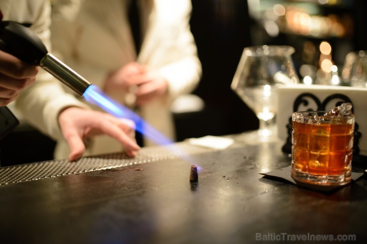 Pasaulslavenais «American Bar» Rīgā prezentē savu kokteiļu karti 196077
