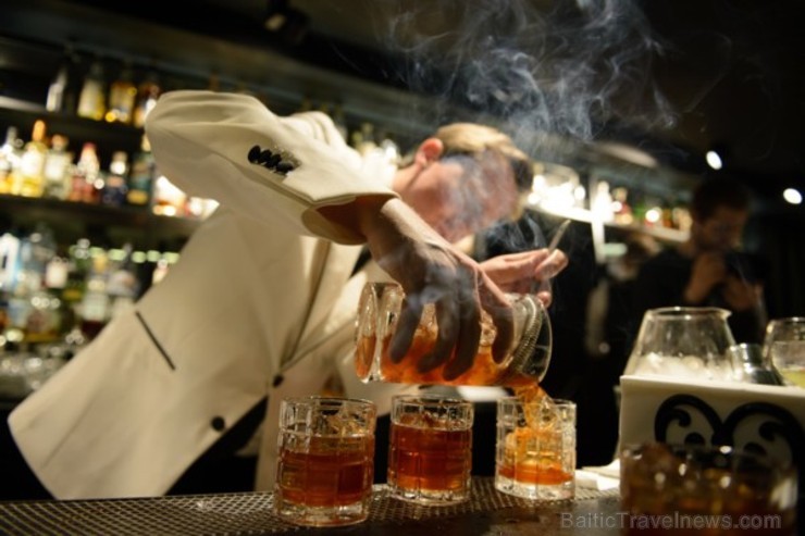 Pasaulslavenais «American Bar» Rīgā prezentē savu kokteiļu karti 196078