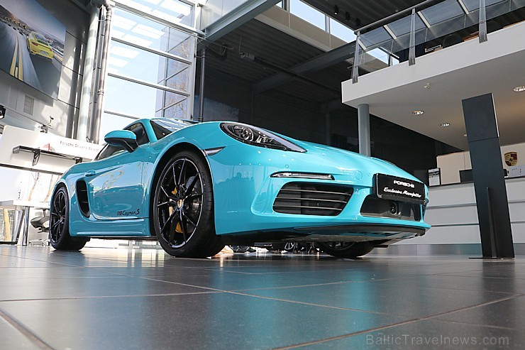 «Porsche Latvija» 28.04.2017 ar garšīgām restorāna «Entresol» uzkodām prezentē ekskluzīvus Porsche modeļus «Porsche Latvija» 28.04.2017 ar garšīgām restorāna «Entresol» uzkodām prezentē ekskluzīvus Porsche modeļus 196099