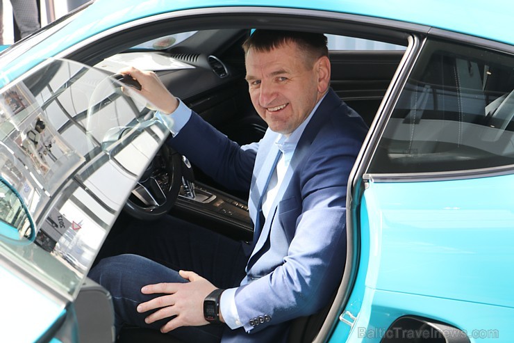 «Porsche Latvija» 28.04.2017 ar garšīgām restorāna «Entresol» uzkodām prezentē ekskluzīvus Porsche modeļus «Porsche Latvija» 28.04.2017 ar garšīgām restorāna «Entresol» uzkodām prezentē ekskluzīvus Porsche modeļus 196118