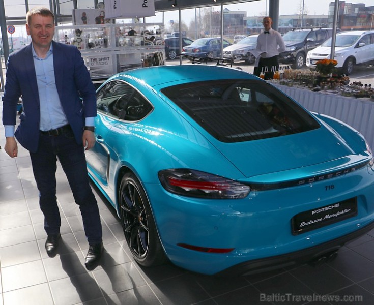«Porsche Latvija» 28.04.2017 ar garšīgām restorāna «Entresol» uzkodām prezentē ekskluzīvus Porsche modeļus «Porsche Latvija» 28.04.2017 ar garšīgām restorāna «Entresol» uzkodām prezentē ekskluzīvus Porsche modeļus 196143