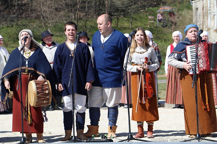 Rēzeknē 5.05.2017 atklāj Latgales kongresa simtgadei veltītu pieminekli 196415