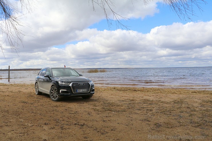 Travelnews.lv redakcija ar jauno un jaudīgo «Audi Q7 e-tron» apceļo Vidzemi 197225