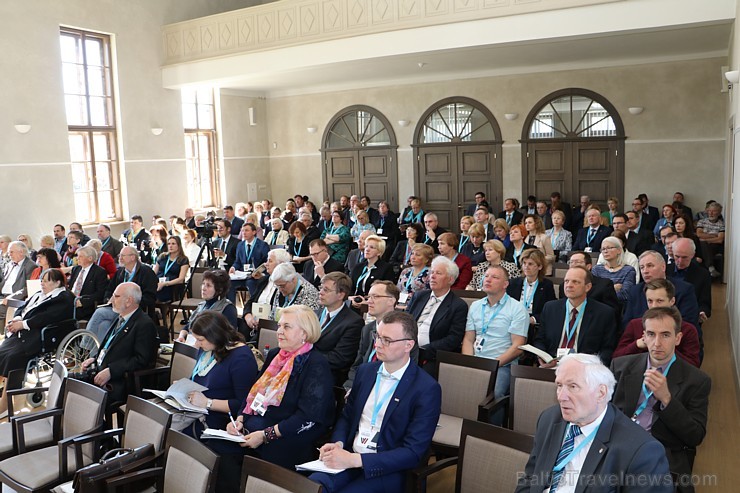 Latgalieši Latgolys symtgadis kongresā spriež par sava novada nākotni, kas notika 5.un 6.maijā Rēzeknē Latgalieši Latgolys symtgadis kongresā spriež par sava novada nākotni, kas notika 5.un 6.maijā Rēzeknē 197277