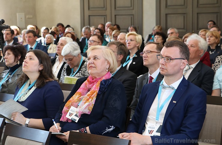 Latgalieši Latgolys symtgadis kongresā spriež par sava novada nākotni, kas notika 5.un 6.maijā Rēzeknē Latgalieši Latgolys symtgadis kongresā spriež par sava novada nākotni, kas notika 5.un 6.maijā Rēzeknē 197285