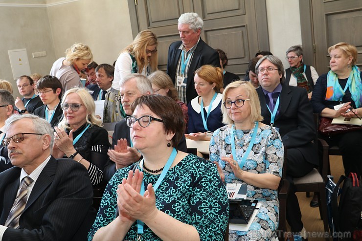 Latgalieši Latgolys symtgadis kongresā spriež par sava novada nākotni, kas notika 5.un 6.maijā Rēzeknē Latgalieši Latgolys symtgadis kongresā spriež par sava novada nākotni, kas notika 5.un 6.maijā Rēzeknē 197294