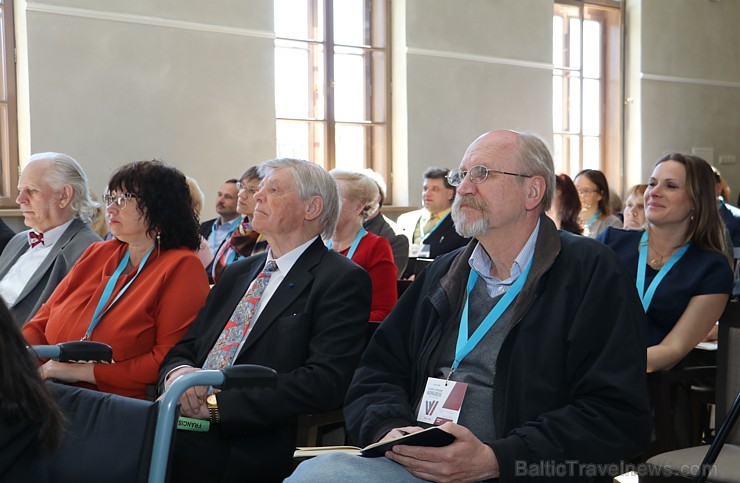 Latgalieši Latgolys symtgadis kongresā spriež par sava novada nākotni, kas notika 5.un 6.maijā Rēzeknē Latgalieši Latgolys symtgadis kongresā spriež par sava novada nākotni, kas notika 5.un 6.maijā Rēzeknē 197309