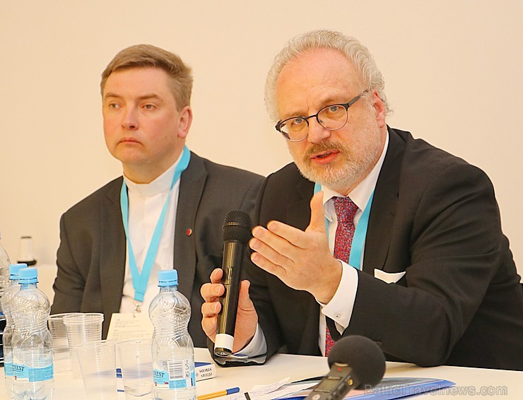 Latgalieši Latgolys symtgadis kongresā spriež par sava novada nākotni, kas notika 5.un 6.maijā Rēzeknē Latgalieši Latgolys symtgadis kongresā spriež par sava novada nākotni, kas notika 5.un 6.maijā Rēzeknē 197336