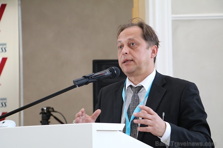 Latgalieši Latgolys symtgadis kongresā spriež par sava novada nākotni, kas notika 5.un 6.maijā Rēzeknē Latgalieši Latgolys symtgadis kongresā spriež par sava novada nākotni, kas notika 5.un 6.maijā Rēzeknē 197358