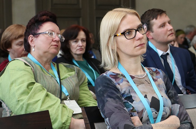 Latgolys symtgadis kongresa rezolūcija, kas tika pieņemta 6.05.2017 Rēzeknē, aicina stiprināt un attīstīt latgalisko kultūrvidi Latgalē 197381