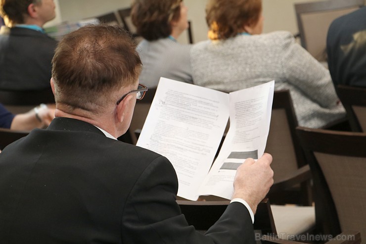 Latgolys symtgadis kongresa rezolūcija, kas tika pieņemta 6.05.2017 Rēzeknē, aicina stiprināt un attīstīt latgalisko kultūrvidi Latgalē 197398