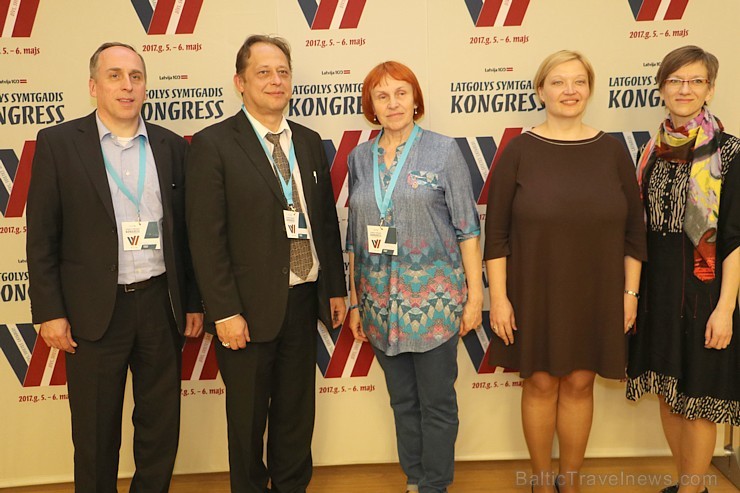 Latgolys symtgadis kongresa rezolūcija, kas tika pieņemta 6.05.2017 Rēzeknē, aicina stiprināt un attīstīt latgalisko kultūrvidi Latgalē Latgolys symtgadis kongresa rezolūcija, kas tika pieņemta 6.05.2017 Rēzeknē, aicina stiprināt un attīstīt latgalisko kultūrvidi Latgalē 197455
